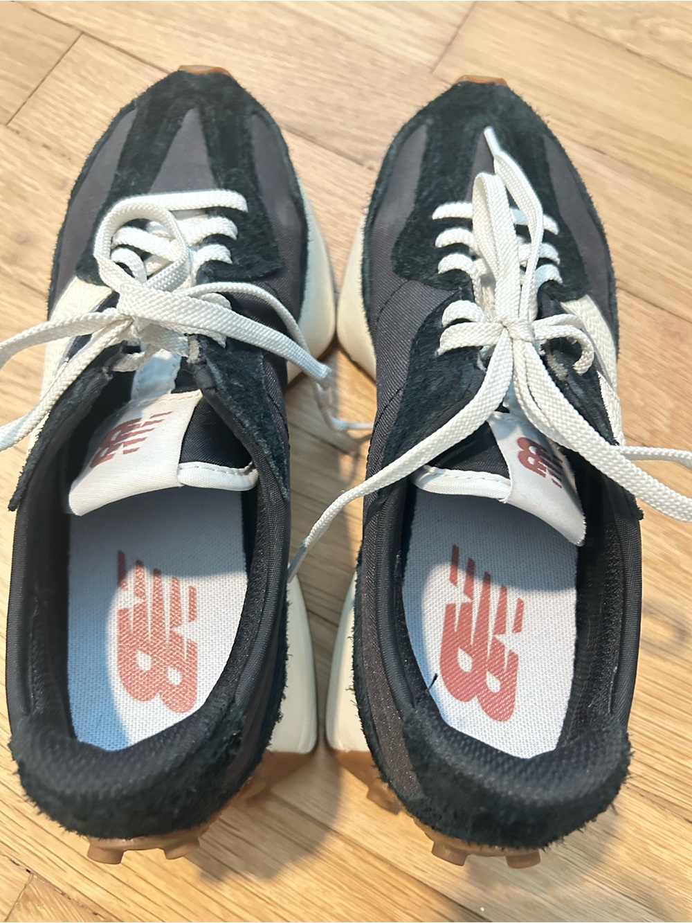 New Balance 327 Black White Sneakers 7 - Picture 6 of 9